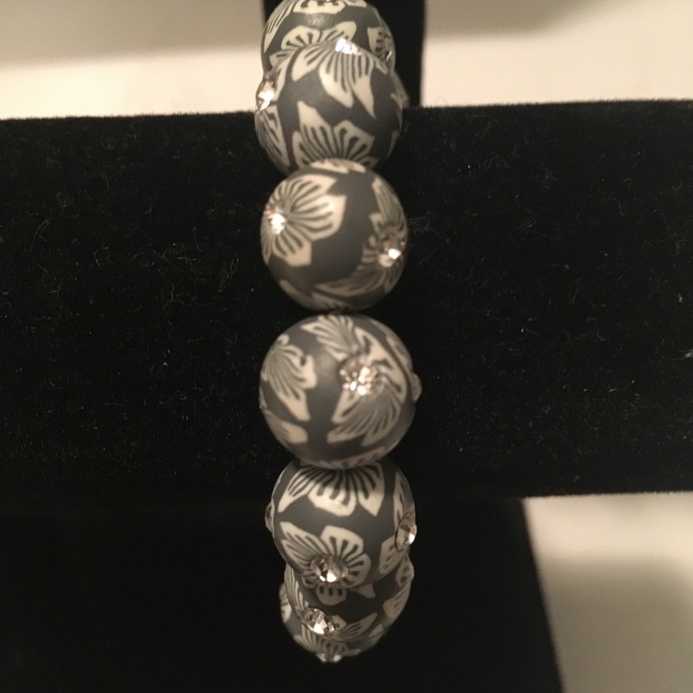 Silver tone etched floral bracelet - Picture 2 of 2